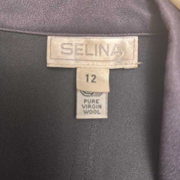 Wow!  Unlined 100% wool crepe coat/dress. Size 12 in excellent condition. - Picture 4 of 4